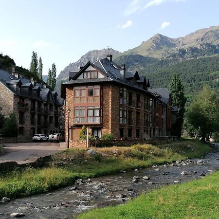 Apartamento Con Encanto En Sallent de Gállego Kültér fotó