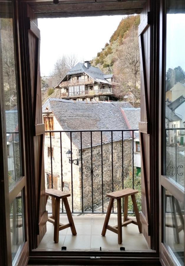 Apartamento Con Encanto En Sallent de Gállego Kültér fotó